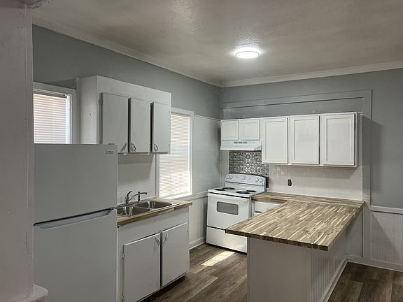 3rd image of 111 Montague St
