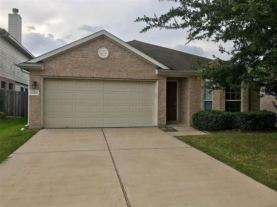 1st image of 11019 Knobbley Oak Ct
