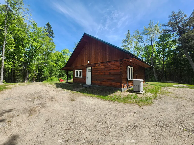 3997 Chetwynd Rd — Photo 13