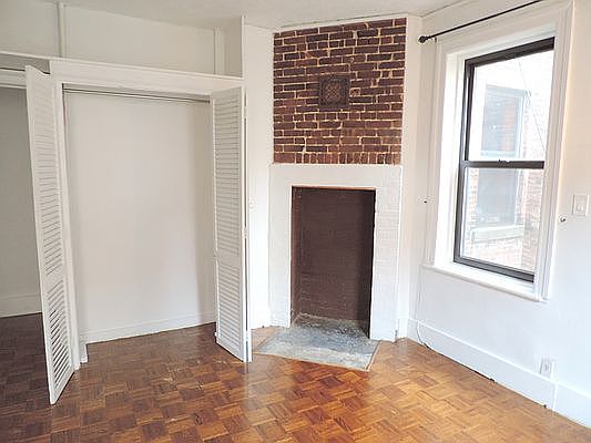 4th image of 169 W 83rd St #4A