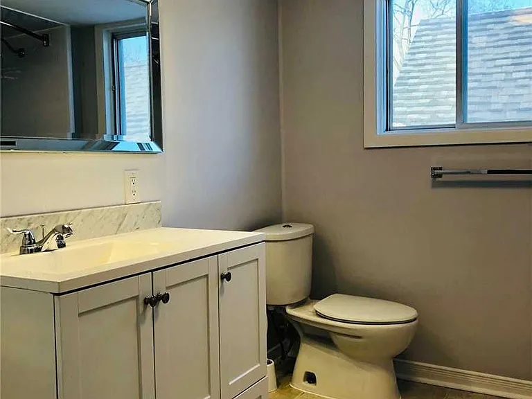 27 Rivercourt Blvd #UPPER — Photo 8