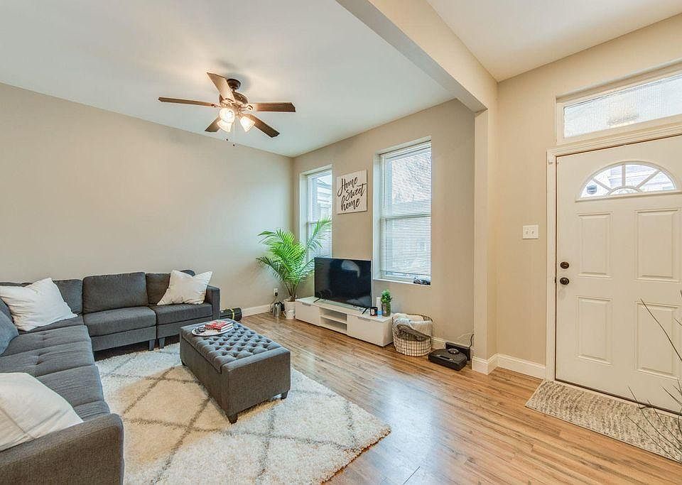 1st image of 4555 Oakland Ave #2
