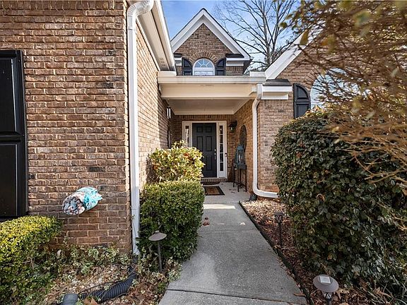 2nd image of 2178 Breezewood Dr
