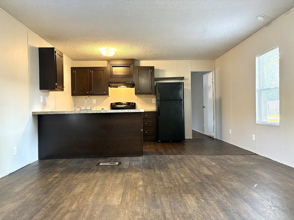 Building Photo - 407 Chloe Cir