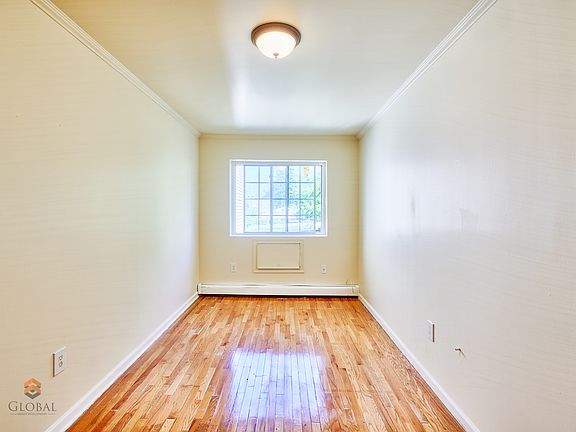 3rd image of 3064 Barnes Ave #3