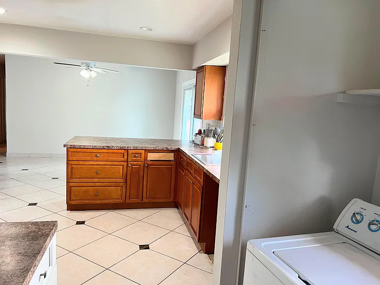 311 SW Homeland Rd — Photo 9
