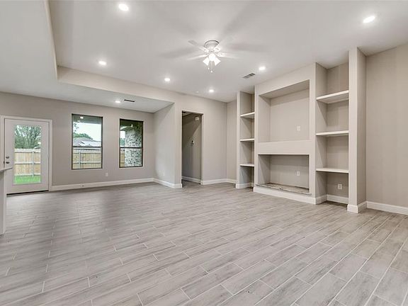 4th image of 4800 Honeysuckle Dr