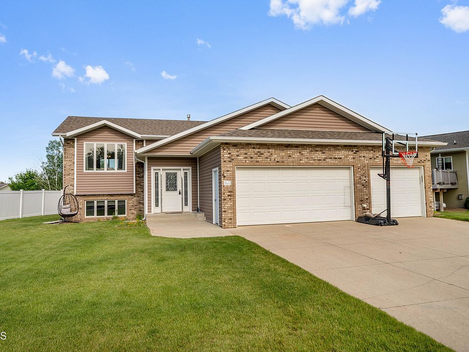 1st image of 3611 Woodbend Dr SE