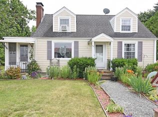 24 Cavalcade Blvd, Warwick, RI 02889