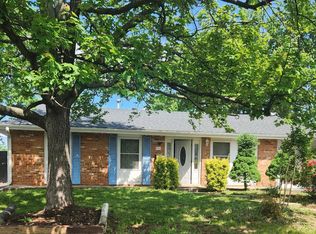 801 S Greenthorn Ave, Sterling, VA 20164