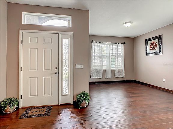 5th image of 662 Highland Meadows Ave
