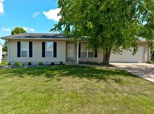 1325 Manuka Dr, O'Fallon, MO