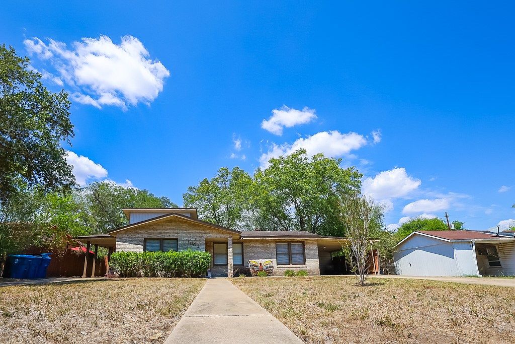 1003 E Inez St, Beeville, TX 78102 MLS 426912 Zillow