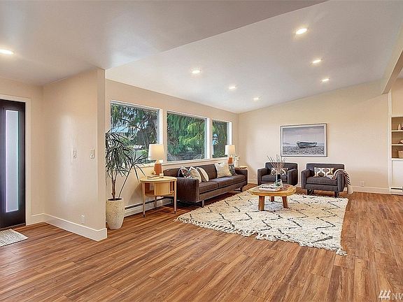 4th image of 4115 94th Ave SE