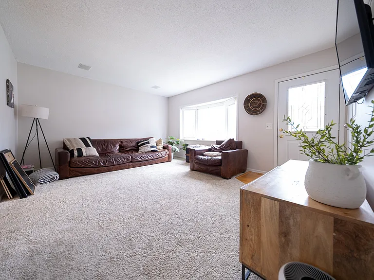 5900 Ridgewood Rd — Photo 2