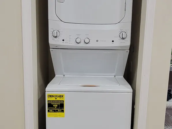 353 Saunders Dr, Bushkill, PA 18324