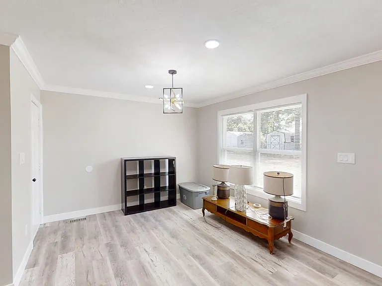 1022 Oakdale Rd — Photo 14