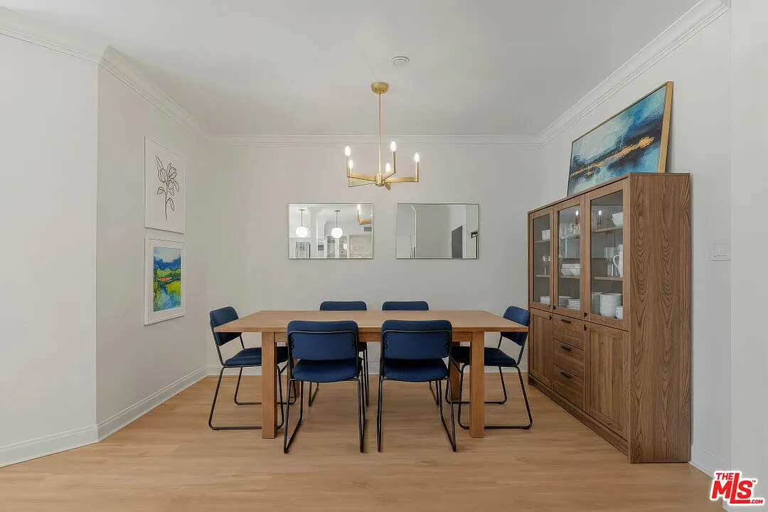 1 bed, 1.0 bath, 808 sqft, $5,000 — Photo 4