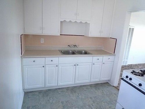 2nd image of 3241 Franklin Ave APT D