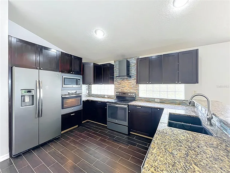 1045 Willow Branch Dr — Photo 18