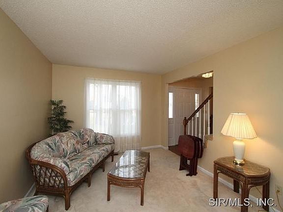 5th image of 301 Sierra Ct