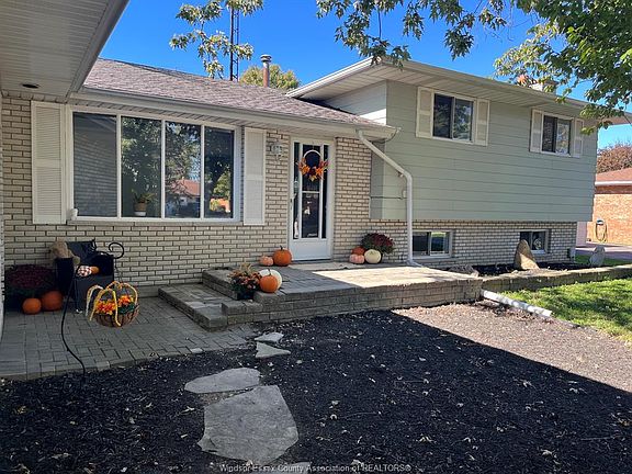 2nd image of 371 Oak St
