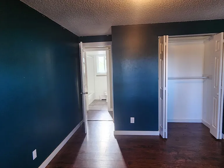 2215 E Vista Dr — Photo 16
