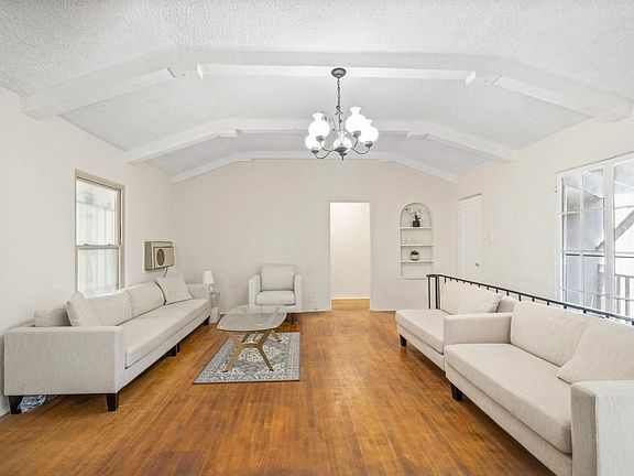 4th image of 3272 Craig Dr