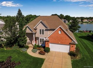 26 Black Spruce Ct, Amherst, NY 14228