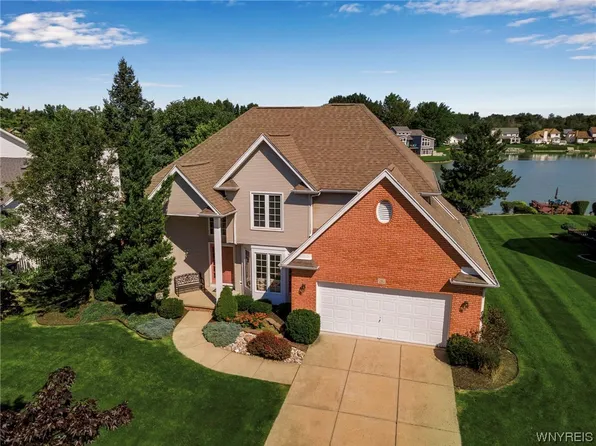 26 Black Spruce Ct, Amherst, NY 14228