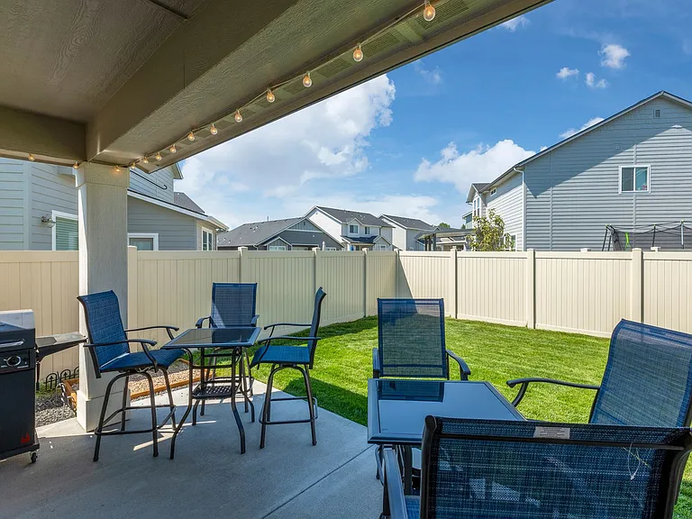 2580 E Blackstone Dr — Photo 38