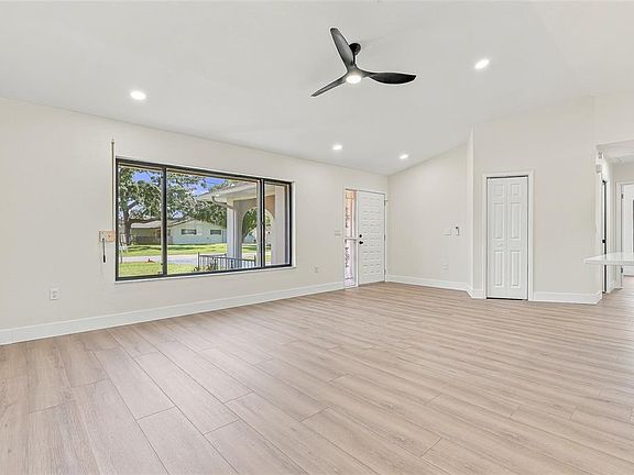 4th image of 1337 VALIANT AVENUE