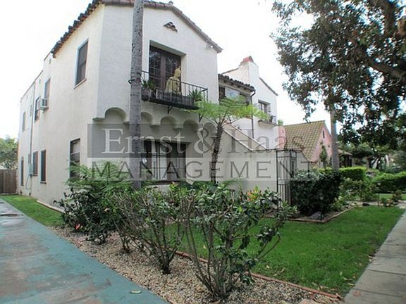 3rd image of 2356 Eucalyptus Ave #2358
