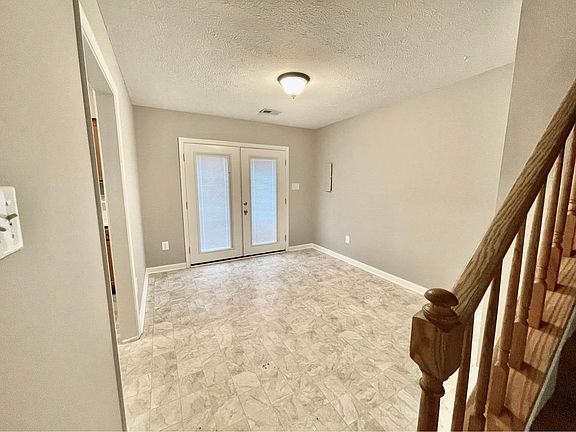 4th image of 87 Hillside Dr
