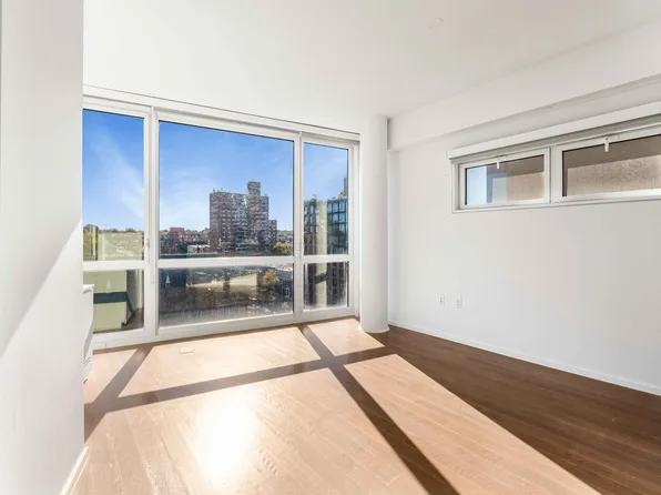 202 Eight Street image 5 of 20