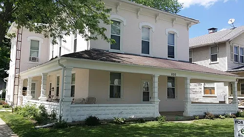 600 E Main St Photo 1