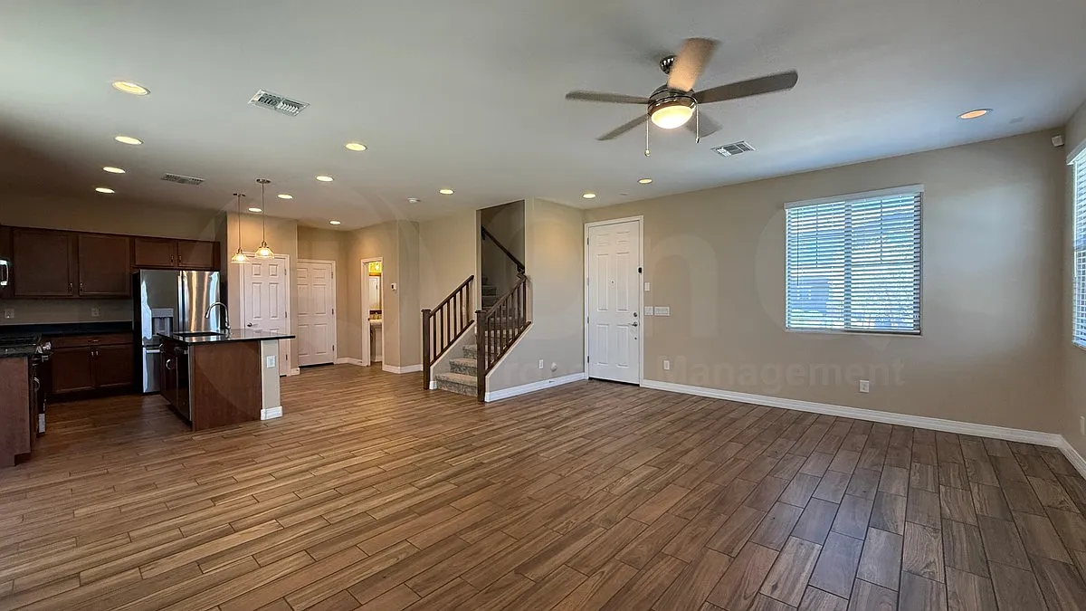 4 bed, 2.5 bath, 1846 sqft, $2,150 — Photo 4