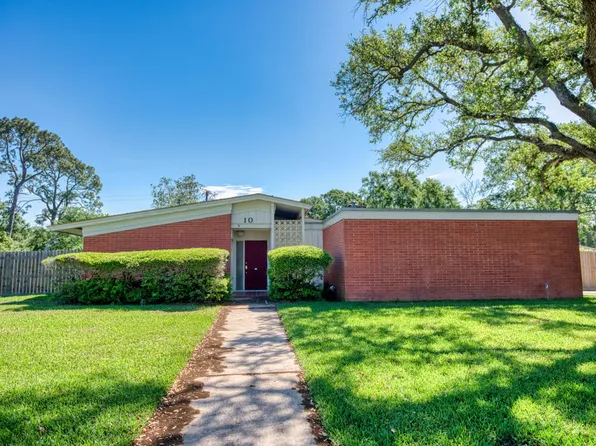 10 Palm Pl, Angleton, TX 77515