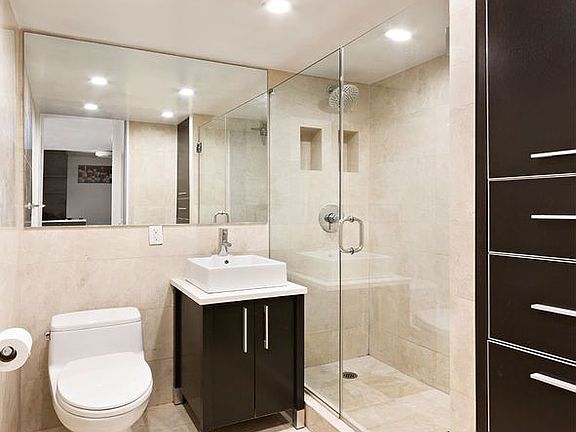 5th image of 300 E 71st St APT 17K