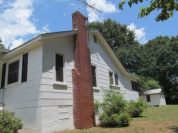 5th image of 110 Lee St