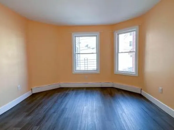 57 Orient Avenue image 6 of 10