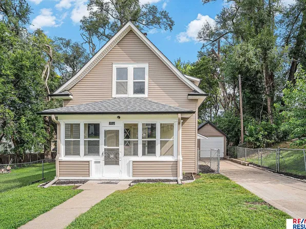 4312 Pratt St, Omaha, NE 68111