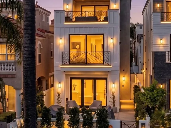 414 9th St, Huntington Beach, CA 92648