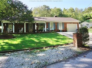 1086 Green Meadow Rd, Charleston, WV 25314