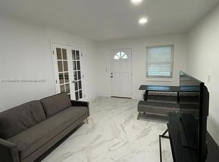 2320 SW 44th St #B, Fort Lauderdale, FL 33312