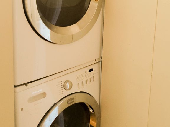 Laundry-Full Size