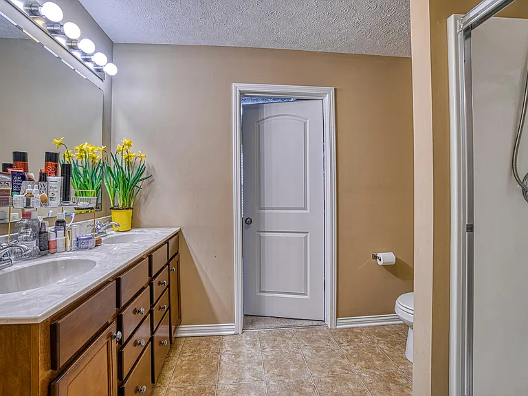 4880 Imperial Dr — Photo 26