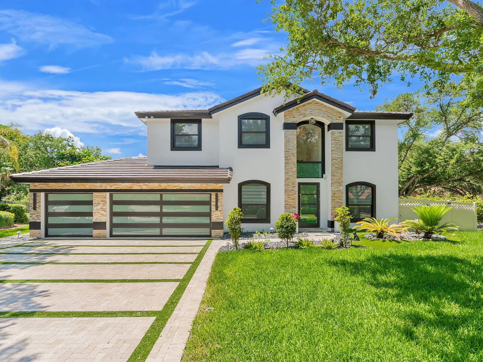 4 bed, 3.5 bath, 3314 sqft, $8,250 — Photo 1