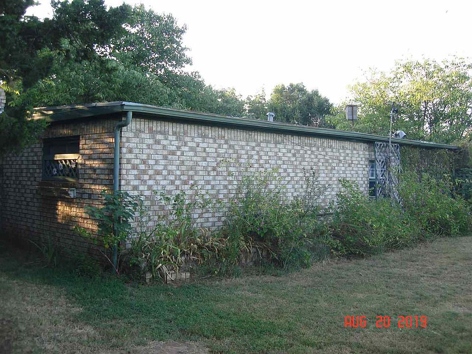 2nd image of 718 E Whitaker St