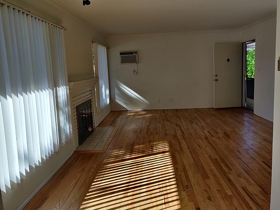 4th image of 1001 W Huntington Dr APT F